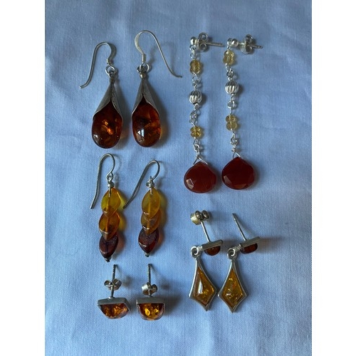 493 - BAG OF SILVER AND WHITE METAL SEMI PRECIOUS STONE SET AMBER AND FILLIGREE EARRINGS