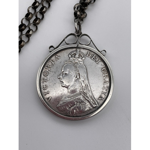 536 - QUEEN VICTORIA VEILED HEAD 1887 COIN PENDANT ON SILVER BELCHER CHAIN 1.3OZ OVERALL