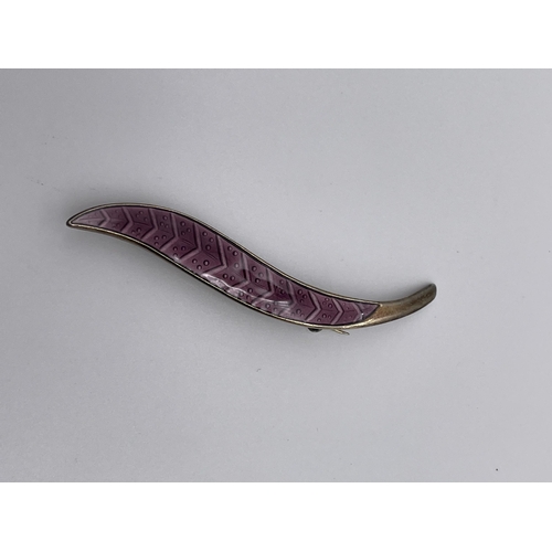 542 - NORWEGIAN STERLING 925 AND PURPLE ENAMEL FERN LEAF BROOCH