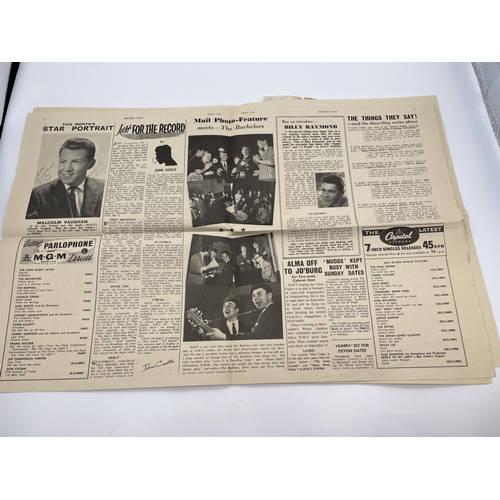 605 - PROMOTIONAL COPY OF THE RECORD MAIL FOR EMI 1958 VOLUME 1 NUMBER 8, VINTAGE HMV RECORD BAG