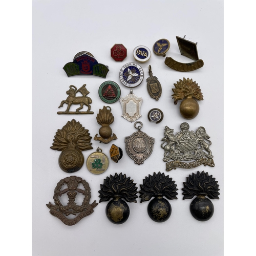 586 - BAG - MILITARY REGIMENTAL LAPEL AND CAP BADGES, AND SELECTION OF ENAMELLED LAPEL BADGES