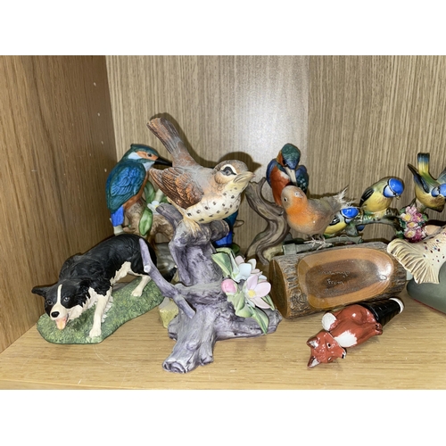 249 - SHELF OF RESIN AND PORCELAIN BIRD FIGURE GROUPS BY WEDGWOOD, COUNTRY ARTISTS AND ALSO A LEAPING TROU... 