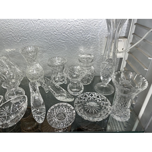 284 - TWO SHELVES OF QUALITY CUT GLASSWARES INCLUDING BISCUIT BARREL, ICE PAIL, LEMONADE JUGS, BASKETS, BO... 