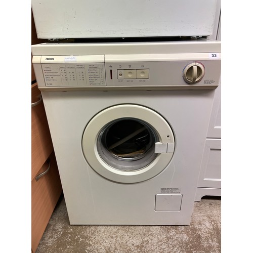 32 - ZANUSSI WASHING MACHINE MODEL FL1032