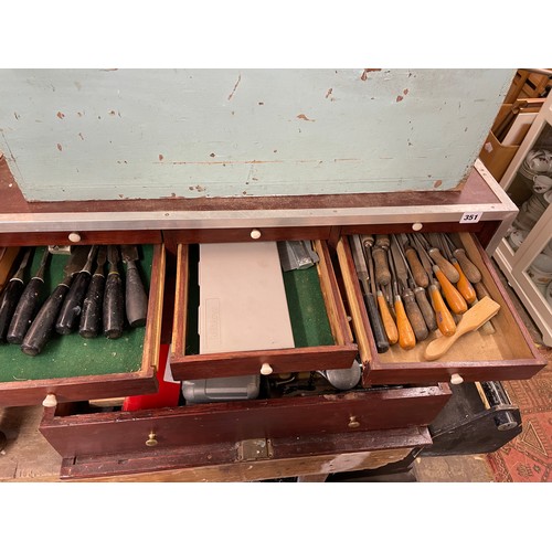 351 - TABLETOP CABINET OF VARIOUS DRAWERS OF TOOLS