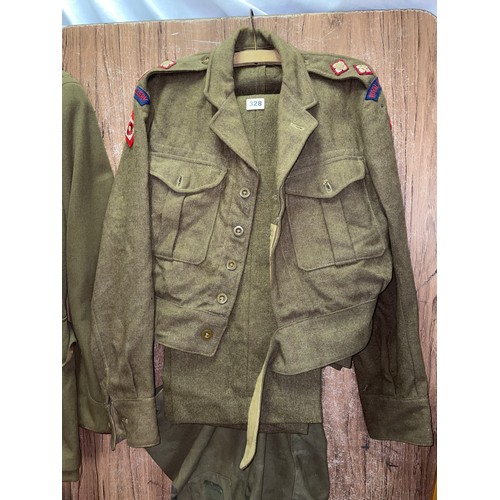 328 - ROYAL ARTILLERY SIZE 8 WORSTED TUNIC AND TROUSERS WITH SEW-ON BADGES AND A GREEN KIT BAG