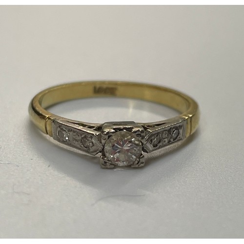 568 - 18CT GOLD DIAMOND SOLITAIRE RING SIZE J 2.6G APPROX