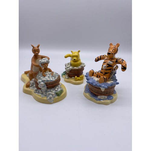 264 - BOXED ROYAL DOULTON WINNIE THE POOH COLELCTION - A CLEAN LITTLE ROO IS BEST,  TIGGER'S SPLASH TIME, ... 