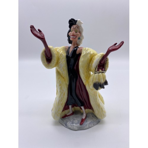 267 - ROYAL DOULTON 101 DALMATIANS, CRUELLA DE VILLE, PERDITA, PONGO, LUCKY TWO BLACK EARS AND PUPS IN THE... 