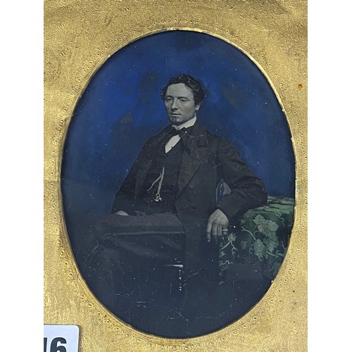 546 - EARLY PORTRAIT PHOTOGRAPH CIRCA 1850 IN GILDED FRAME 15 X 19CM APPROX