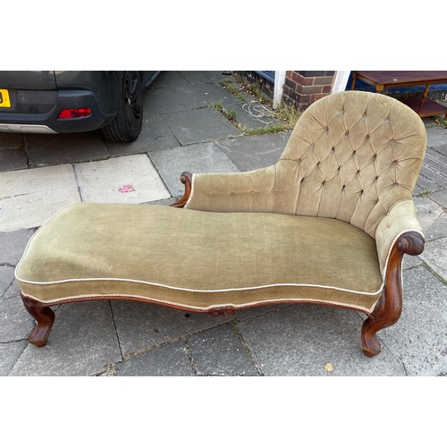 183 - VICTORIAN MAHOGANY SHOW FRAME SERPENTINE BUTTON BACK UPHOLSTERED CHAISE LONGUE