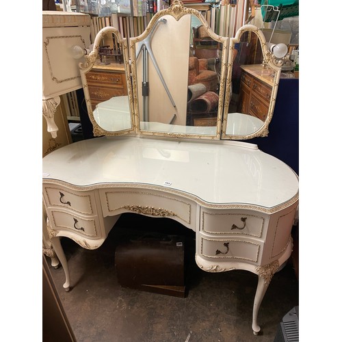 163 - REPRODUCTION LOUIS XV STYLE KIDNEY SHAPED DRESSING TABLE