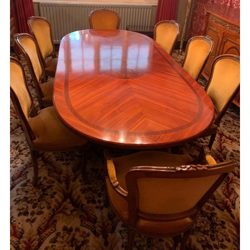 122 - QUALITY 20TH CENTURY KINGWOOD EXTENDING DINING TABLE WITH FLORAL MARQUETRY AND CROSS BANDING ON BIED... 