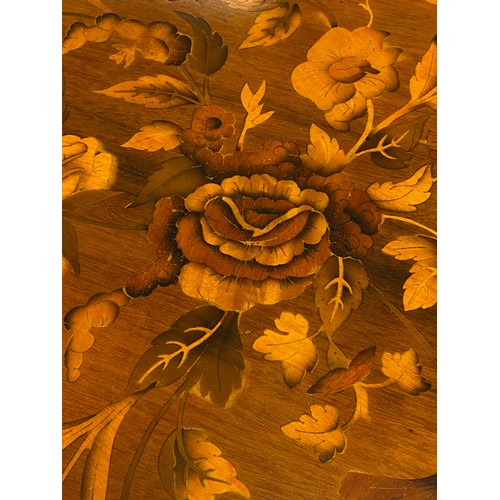 122 - QUALITY 20TH CENTURY KINGWOOD EXTENDING DINING TABLE WITH FLORAL MARQUETRY AND CROSS BANDING ON BIED... 