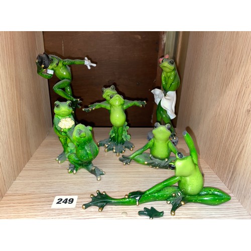 249 - FIVE AYNSLEY AND SHUDEHILL NOVELTY FROG FIGURES