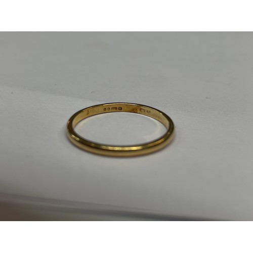 459 - 9CT GOLD WEDDING BAND 1.2G APPROX