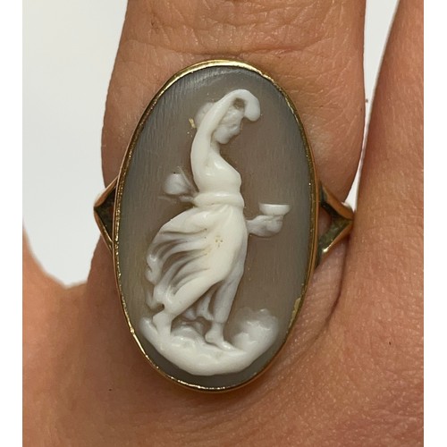 467 - UNMARKED YELLOW METAL OVAL CAMEO SET RING SIZE J/K 2.9G OVERALL