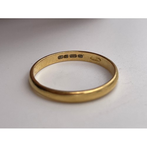 460 - 22CT GOLD WEDDING BAND SIZE L 2G APPROX