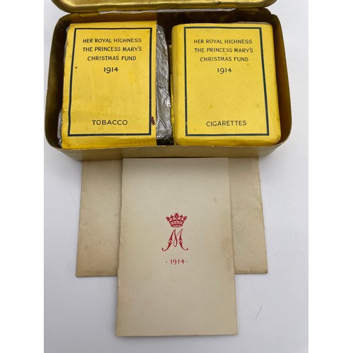 441 - CHRISTMAS 1914 WWI GILDED PRESENTATION TIN INCLUDING CONTENTS AND GREETING CARD