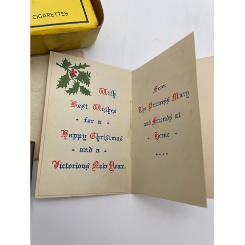 441 - CHRISTMAS 1914 WWI GILDED PRESENTATION TIN INCLUDING CONTENTS AND GREETING CARD