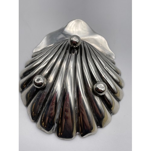 384 - SHEFFIELD SILVER SCALLOP SHELL TABLE SALT