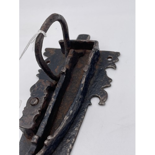 318 - 18TH CENTURY IRON LATCH LOCK POSSIBLY GERMAN 23cm