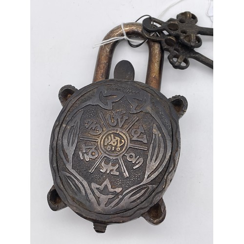 319 - CHINESE PADLOCK IN THE FORM OF A TURTLE WITH KEYS 14cm