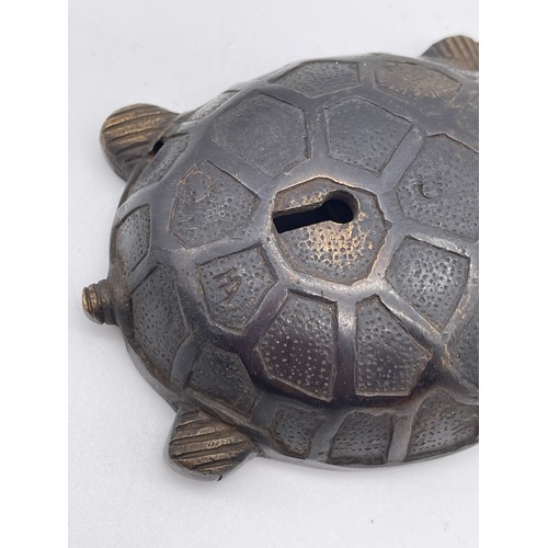 319 - CHINESE PADLOCK IN THE FORM OF A TURTLE WITH KEYS 14cm