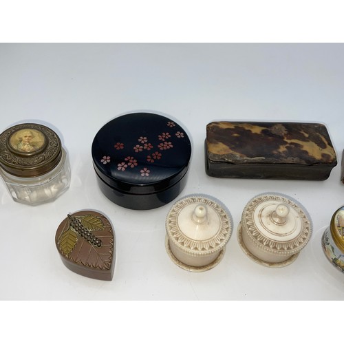 312 - 19TH CENTURY PAPIER MACHE AND TORTOISE SHELL EFFECT SNUFF BOXES, LACQUER BOXES, ENAMEL PILL BOXES