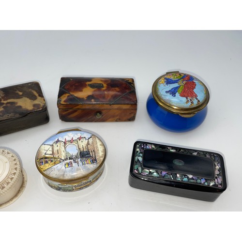 312 - 19TH CENTURY PAPIER MACHE AND TORTOISE SHELL EFFECT SNUFF BOXES, LACQUER BOXES, ENAMEL PILL BOXES