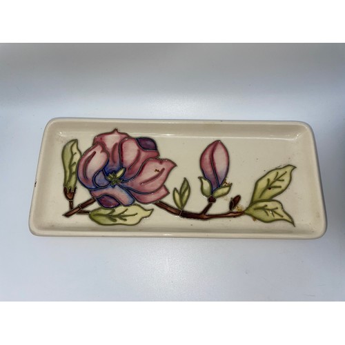 364 - MOORCROFT SHALLOW BOWL BLUE HIBISCUS ON BLUE GROUND 11.5cm, AND MOORCROFT MAGNOLIA OBLONG TRAY 20cm ... 