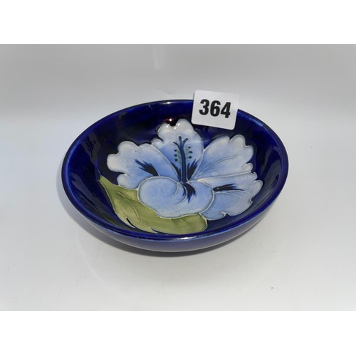 364 - MOORCROFT SHALLOW BOWL BLUE HIBISCUS ON BLUE GROUND 11.5cm, AND MOORCROFT MAGNOLIA OBLONG TRAY 20cm ... 