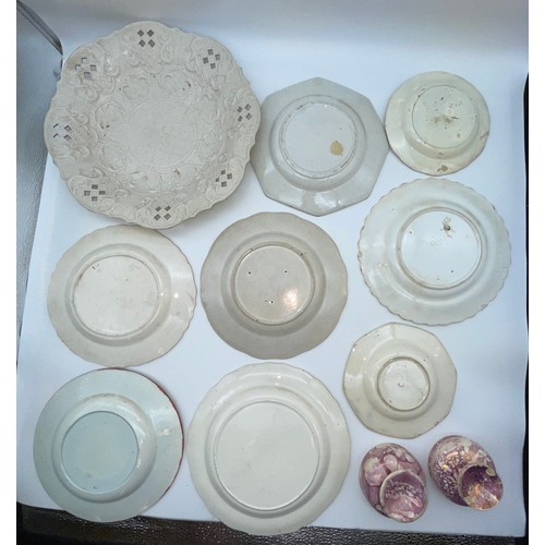 412 - SMALL SELECTION OF LATE 18TH EARLY 19TH CENTURY OCTAGONAL PLATES WITH MOULDED BORDERS AND PRINTED SC... 