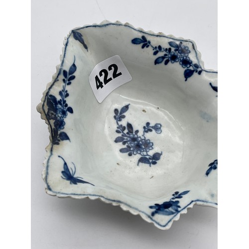 422 - 18TH CENTURY CAUGHLEY BLUE AND WHITE PICKLE DISH