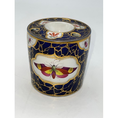 419 - CHAMBERLAINS WORCESTER BLUE AND GILT SCALE CYLINDRICAL INKWELL DECORATED WITH BUTTERFLIES 7cm