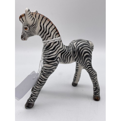 426 - BASIL MATTHEWS AMERICAN PORCELAIN ZEBRA FOAL FIGURE 11cm