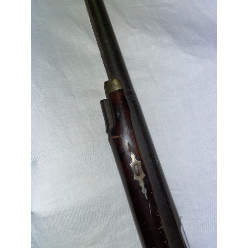 355 - 19TH CENTURY SINGLE BARRELLED CUSHION CAP RIFLE WITH ENGRAVED PLATE BY SMITH, WITH A WALNUT HATCHED ... 