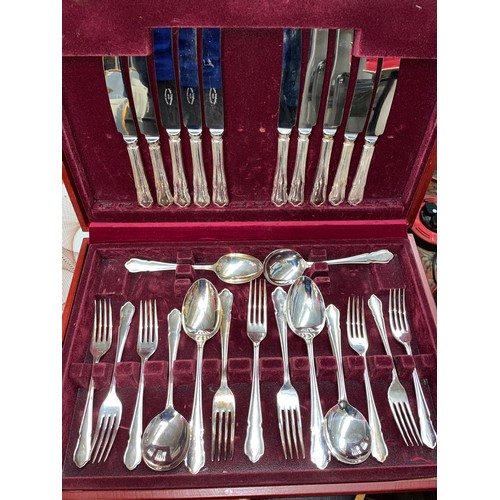 413 - PART CANTEEN OF PLATED CUTLERY