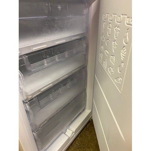 17 - HOTPOINT ICE DIAMOND FRIDGE FREEZER