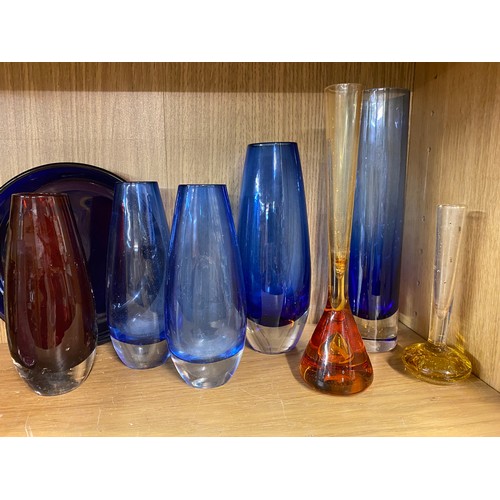 157 - SELECTION OF COLOURED GLASSWARES AND STUDIO CERAMICS