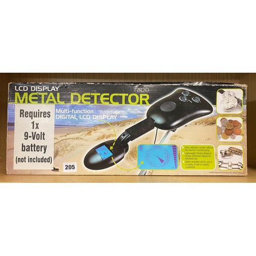 205 - BOXED LCD METAL DETECTOR