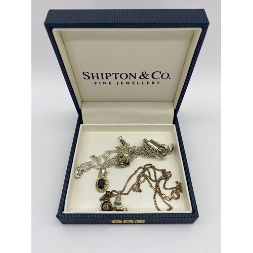 290 - SHIPTON & CO 925 SILVER CROSSOVER RING, CASED PAIR OF EARRINGS, A PENDANT ON TRACE CHAIN, VARIOUS DE... 