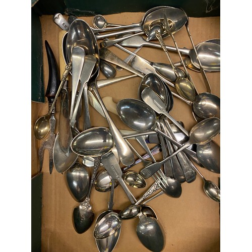 302 - GOOD SELECTION OF BOXED AND CASED CUTLERY FLATWARE