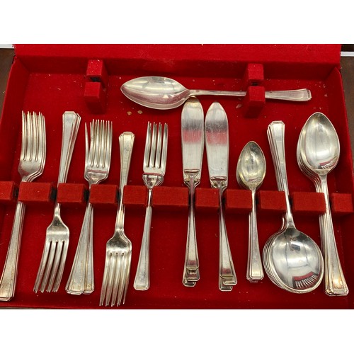 313 - CANTEEN BOX OF PLATED CUTLERY