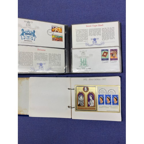 322 - WESTMINSTER 1977 SILVER JUBILEE COMMONWEALTH FIRST DAY COVER ALBUMS AND THE SILVER JUBILEE STAMPS OF... 