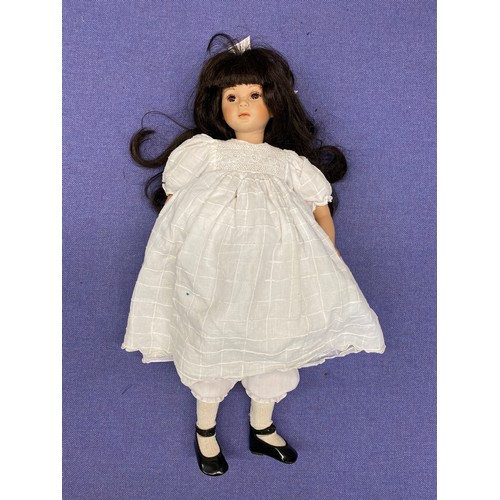 358 - SIX 20TH CENTURY PAULINES LIMITED EDITION MEDIUM SIZE DOLLS