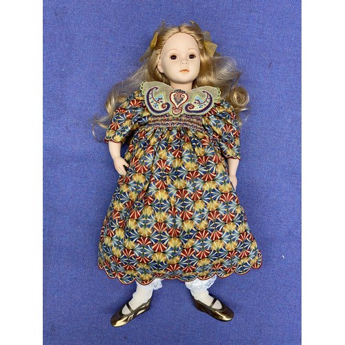 359 - SIX 20TH CENTURY PAULINES LIMITED EDITION MEDIUM SIZE DOLLS