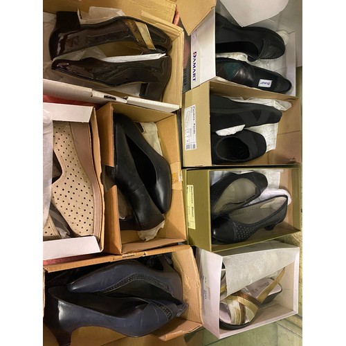 202 - BOXED LADIES FOOTWEAR - ECCO ANKLE BOOTS AND OTHER