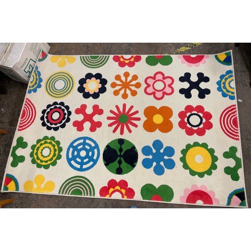 90 - CREAM AND MULTI COLOURED ABSTARCT RUG 133cm x196cm