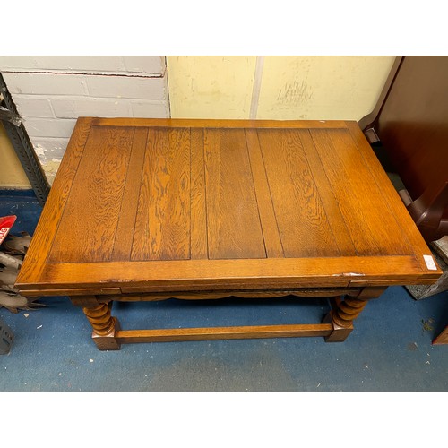 139 - GOOD QUALITY OAK BARLEY TWIST DRAWER LEAF COFFEE TABLE